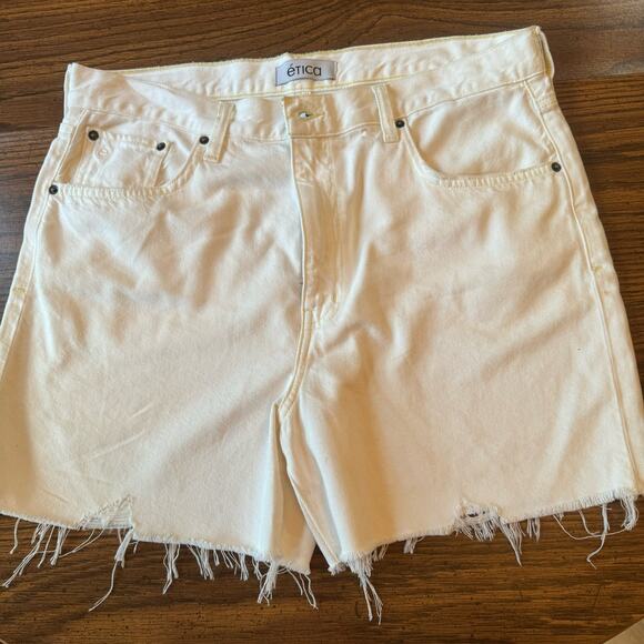 ETICA Skylar Cutoff Short - Vintage White size 31 (US L) - Picture 8 of 9
